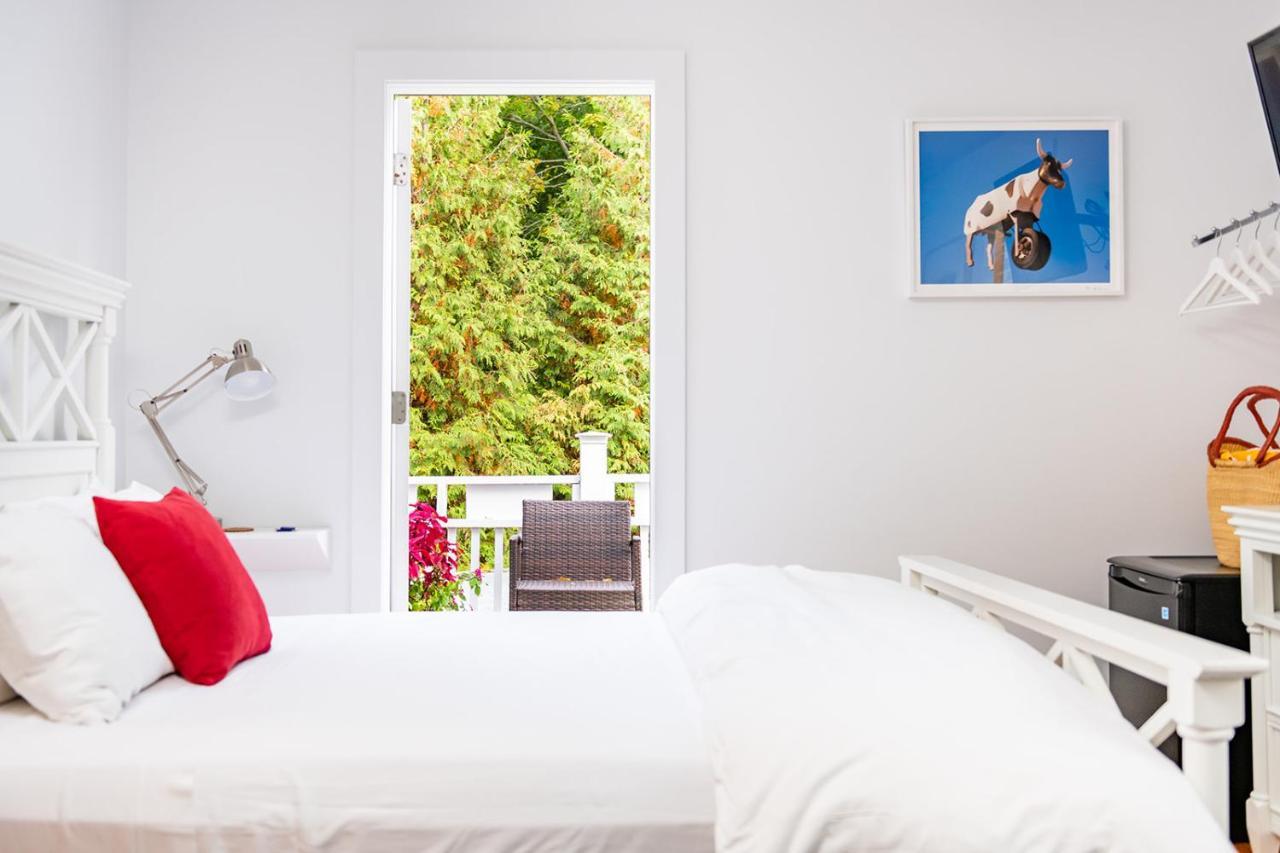 Seven Resort Style Inn Near Beach Shelter Island Heights ภายนอก รูปภาพ